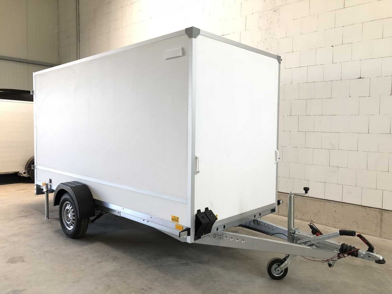 BLYSS F1336HD Kofferanhänger - بصندوق مغلق مقطورة: صور 2 BLYSS F1336HD Kofferanhänger - بصندوق مغلق مقطورة: صور 2