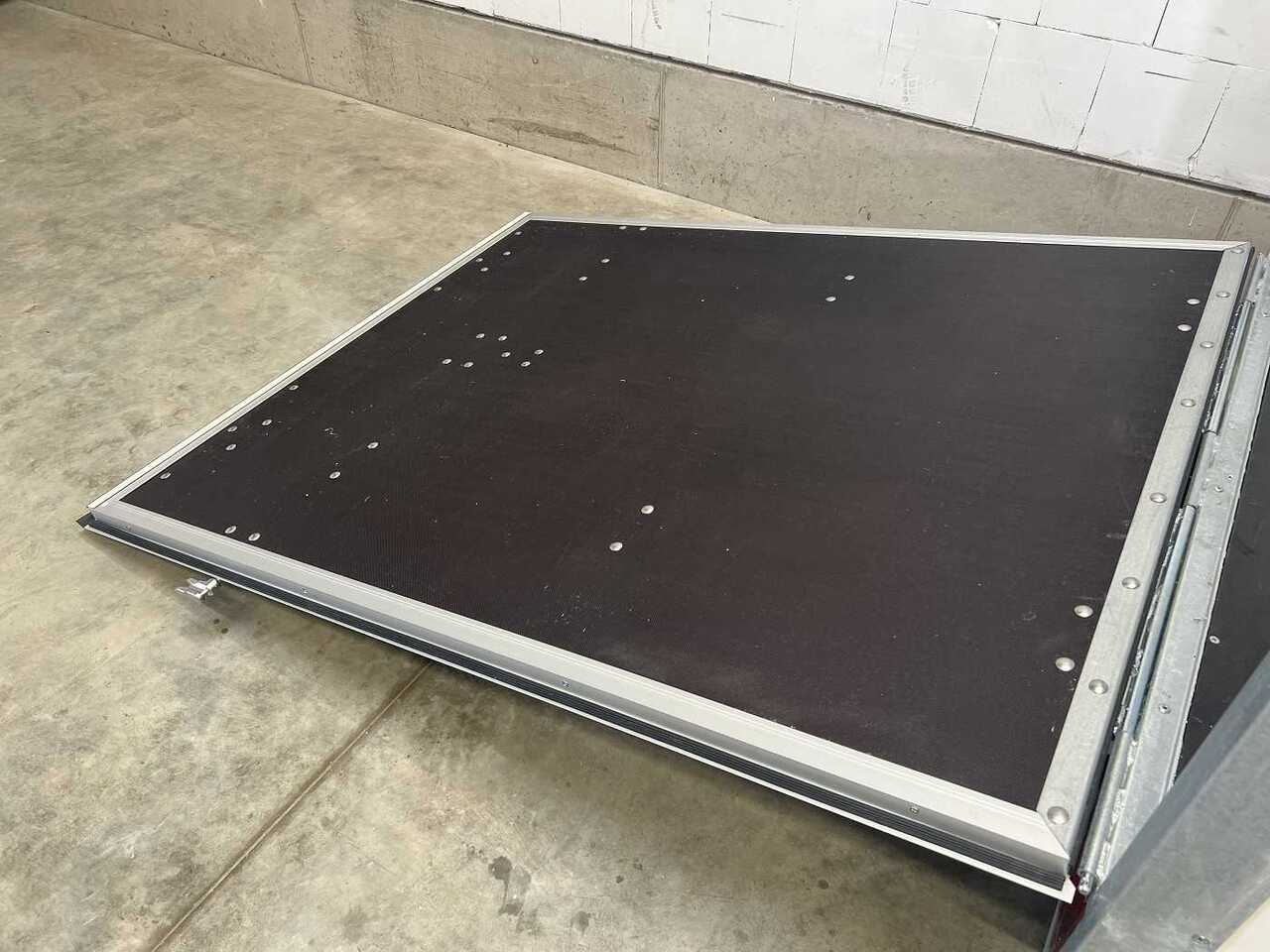 بصندوق مغلق مقطورة جديد BLYSS F2030HTD Rampe Tür Fenster Aer Kofferanhänger: صور 16