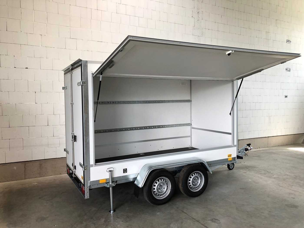 BLYSS F2030HTD VKL Kofferanhänger - بصندوق مغلق مقطورة: صور 2 BLYSS F2030HTD VKL Kofferanhänger - بصندوق مغلق مقطورة: صور 2
