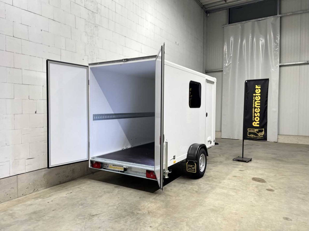 BLYSS FS1330/180HL Tür Fenster Kofferanhänger - بصندوق مغلق مقطورة: صور 2 BLYSS FS1330/180HL Tür Fenster Kofferanhänger - بصندوق مغلق مقطورة: صور 2