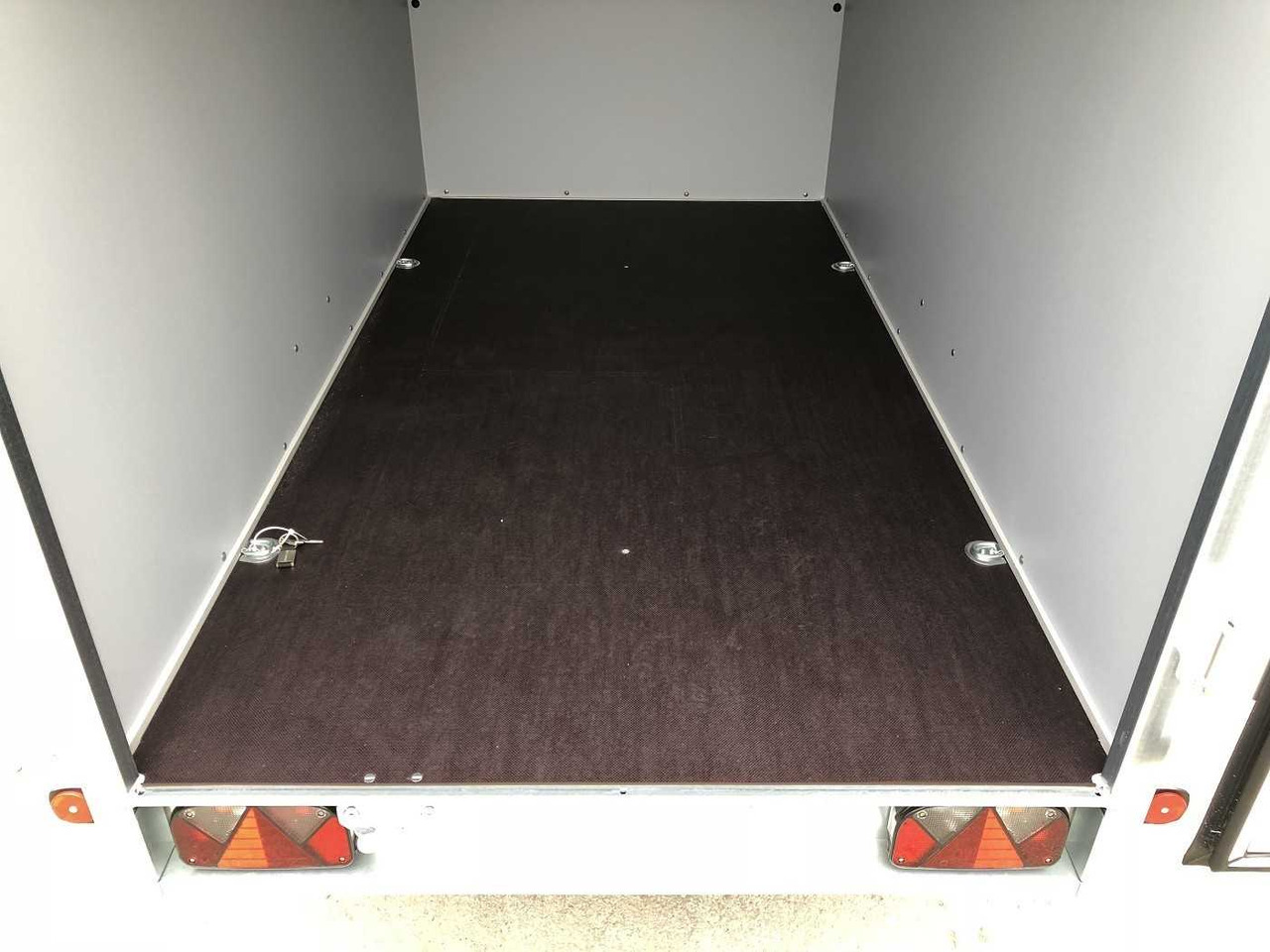 BOECKMANN KT 2513/135 Eco XXL Kofferanhänger - بصندوق مغلق مقطورة: صور 5 BOECKMANN KT 2513/135 Eco XXL Kofferanhänger - بصندوق مغلق مقطورة: صور 5