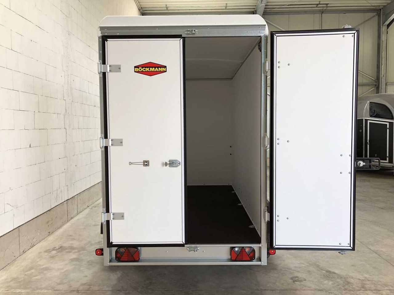 BOECKMANN KT 3015/27 H Kofferanhänger - بصندوق مغلق مقطورة: صور 4 BOECKMANN KT 3015/27 H Kofferanhänger - بصندوق مغلق مقطورة: صور 4