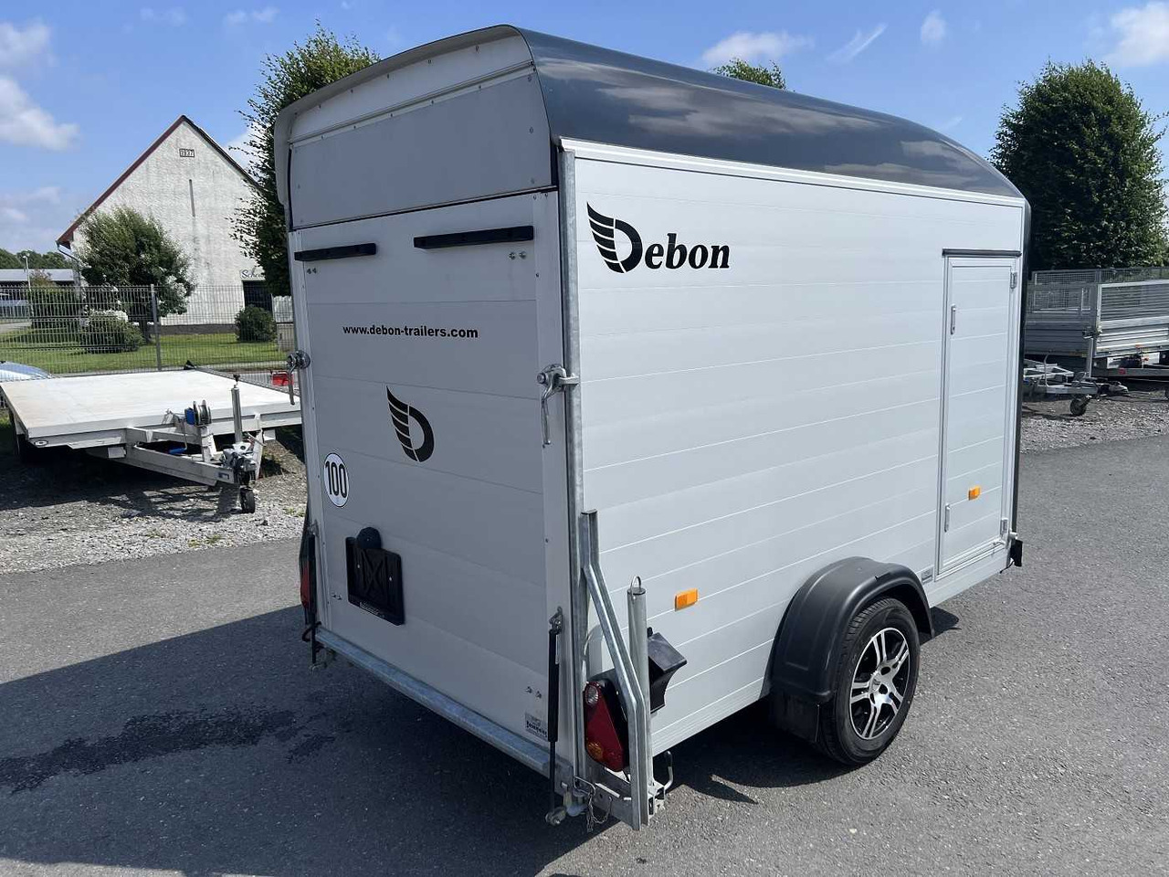 CHEVAL LIBERTE DEBON C300 Roadster Alufelge Kofferanhänger - بصندوق مغلق مقطورة: صور 3 CHEVAL LIBERTE DEBON C300 Roadster Alufelge Kofferanhänger - بصندوق مغلق مقطورة: صور 3