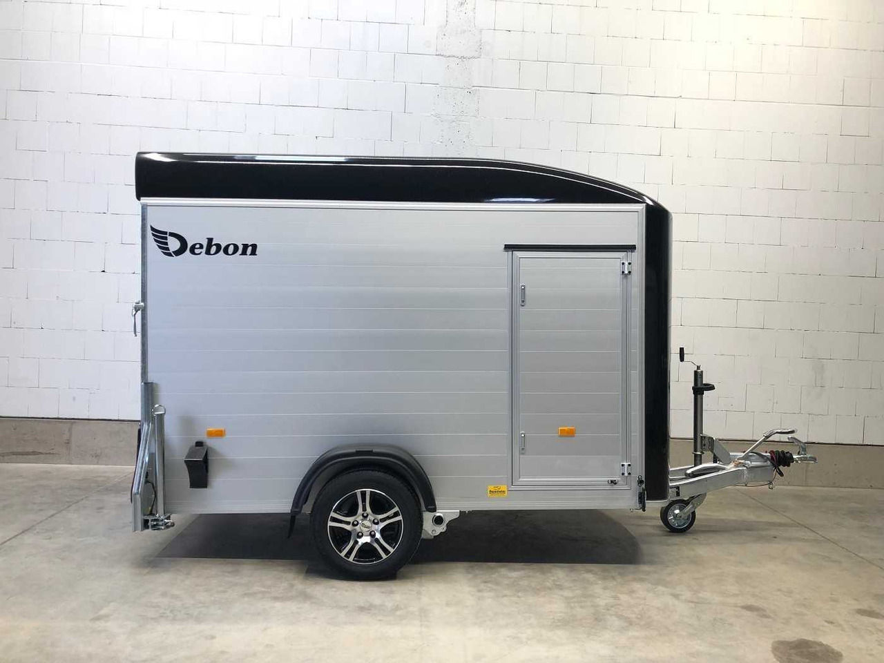CHEVAL LIBERTE DEBON C300 Roadster Alufelge Kofferanhänger - مقطورة دراجة نارية: صور 3 CHEVAL LIBERTE DEBON C300 Roadster Alufelge Kofferanhänger - مقطورة دراجة نارية: صور 3