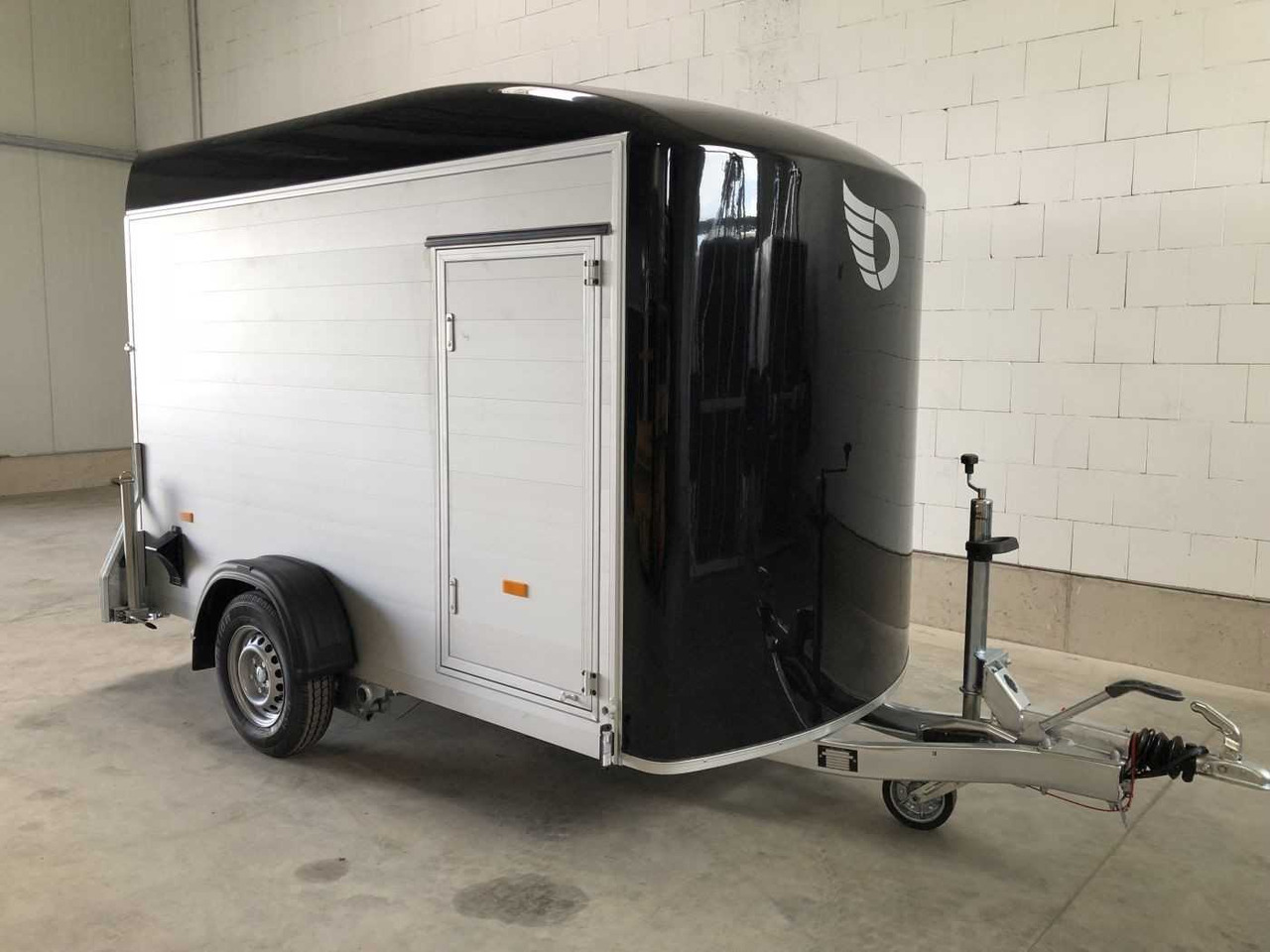 CHEVAL LIBERTE DEBON C300 Roadster Kofferanhänger - مقطورة دراجة نارية: صور 2 CHEVAL LIBERTE DEBON C300 Roadster Kofferanhänger - مقطورة دراجة نارية: صور 2