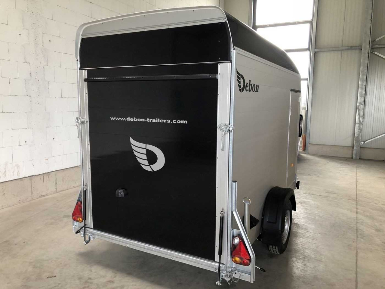 CHEVAL LIBERTE DEBON C300 Roadster Kofferanhänger - مقطورة دراجة نارية: صور 3 CHEVAL LIBERTE DEBON C300 Roadster Kofferanhänger - مقطورة دراجة نارية: صور 3