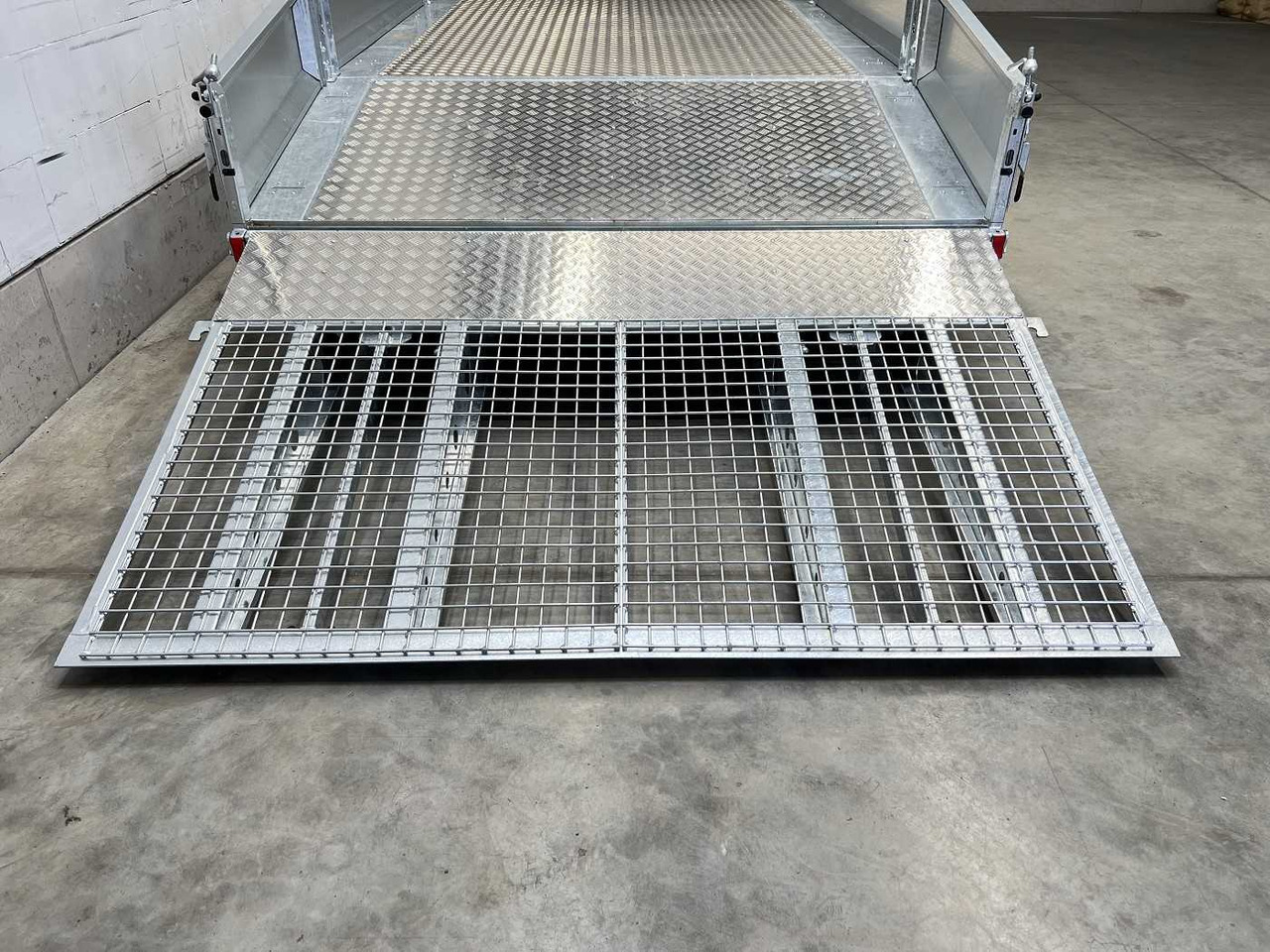 NUGENT Beavertail B5523T Tridem Maschinentransporter - مقطورة لنقل المعدات: صور 3 NUGENT Beavertail B5523T Tridem Maschinentransporter - مقطورة لنقل المعدات: صور 3