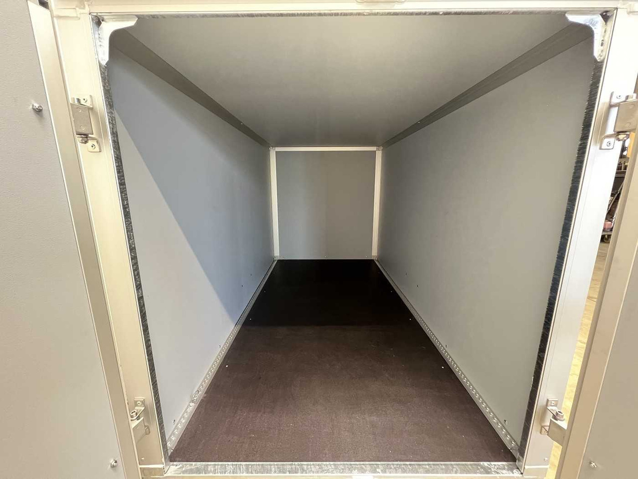 SARIS GO 256 134 138 1350 1 Garage Kofferanhänger - بصندوق مغلق مقطورة: صور 4 SARIS GO 256 134 138 1350 1 Garage Kofferanhänger - بصندوق مغلق مقطورة: صور 4