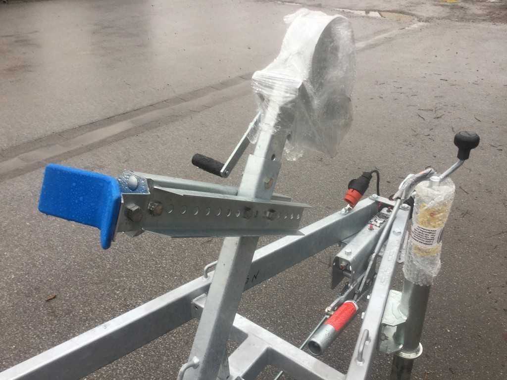 TPV BA1300-R Bootsanhänger - مقطورة القارب: صور 5 TPV BA1300-R Bootsanhänger - مقطورة القارب: صور 5
