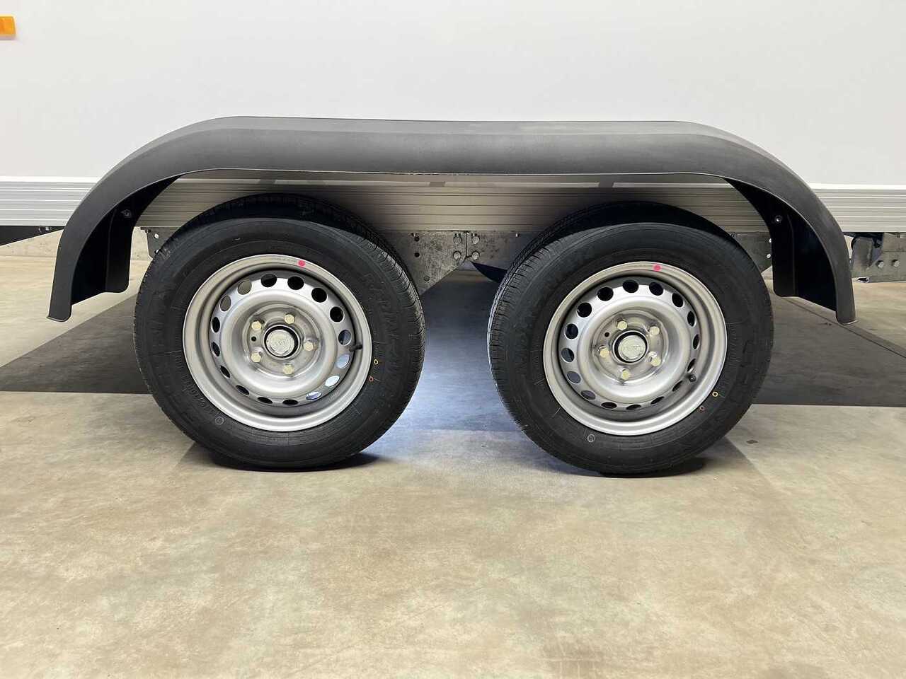 بصندوق مغلق مقطورة جديد UNSINN UKU 301519-20-13 Rampe Kofferanhänger: صور 24 بصندوق مغلق مقطورة جديد UNSINN UKU 301519-20-13 Rampe Kofferanhänger: صور 24