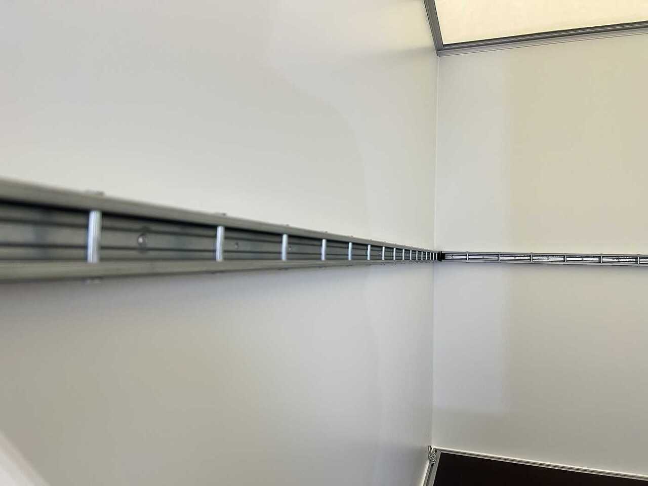 بصندوق مغلق مقطورة جديد UNSINN UKU 301519-20-13 Rampe Kofferanhänger: صور 11 بصندوق مغلق مقطورة جديد UNSINN UKU 301519-20-13 Rampe Kofferanhänger: صور 11