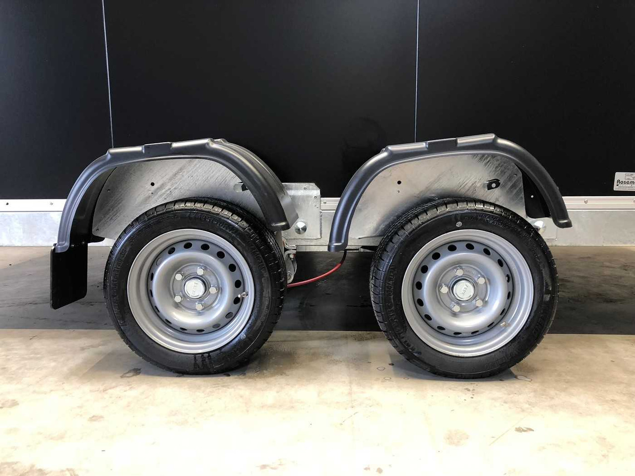 بصندوق مغلق مقطورة جديد VEZEKO Husky FB K 35.40 SP EP Tür Kofferanhänger Absenker: صور 25