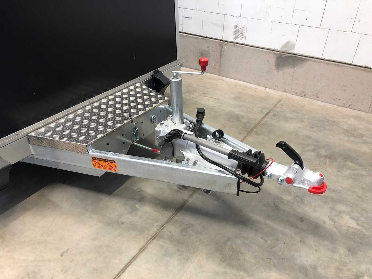 بصندوق مغلق مقطورة جديد VEZEKO Husky FB K 35.40 SP EP Tür Kofferanhänger Absenker: صور 15