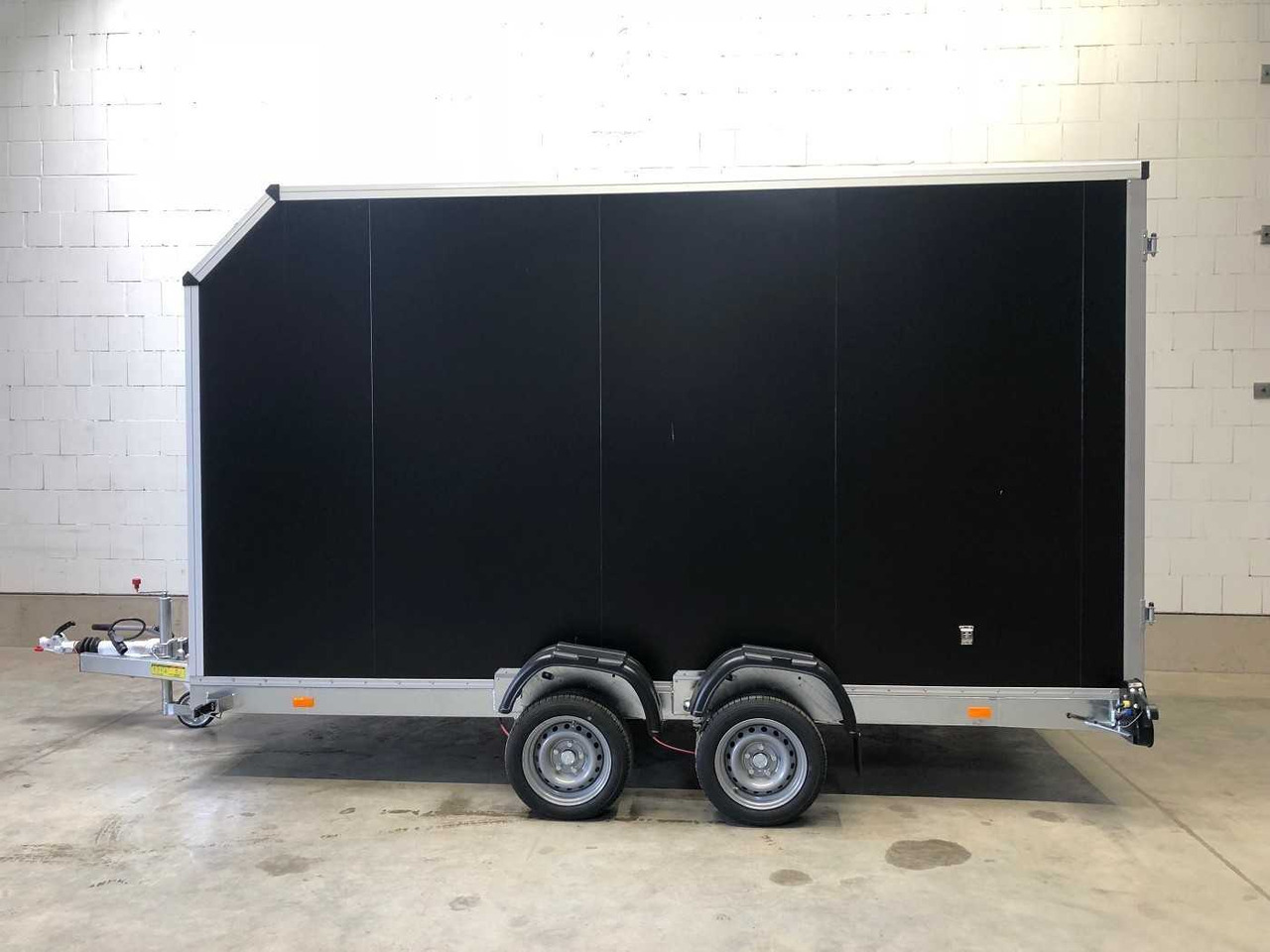 بصندوق مغلق مقطورة جديد VEZEKO Husky FB K 35.40 SP EP Tür Kofferanhänger Absenker: صور 6