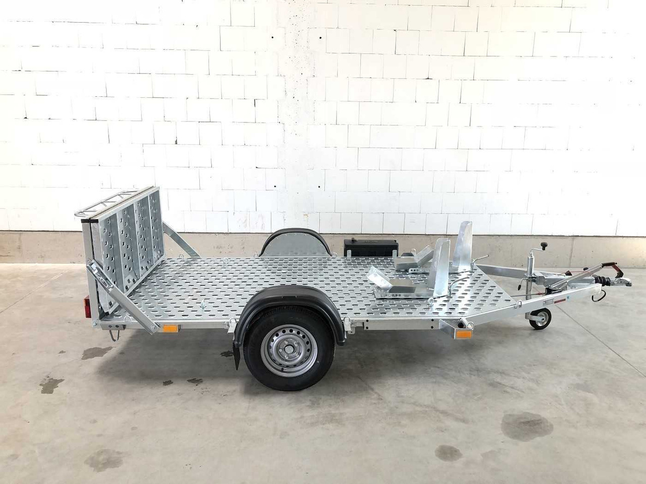 VEZEKO Motovan B 13+Box Motorradanhänger - مقطورة دراجة نارية: صور 1 VEZEKO Motovan B 13+Box Motorradanhänger - مقطورة دراجة نارية: صور 1
