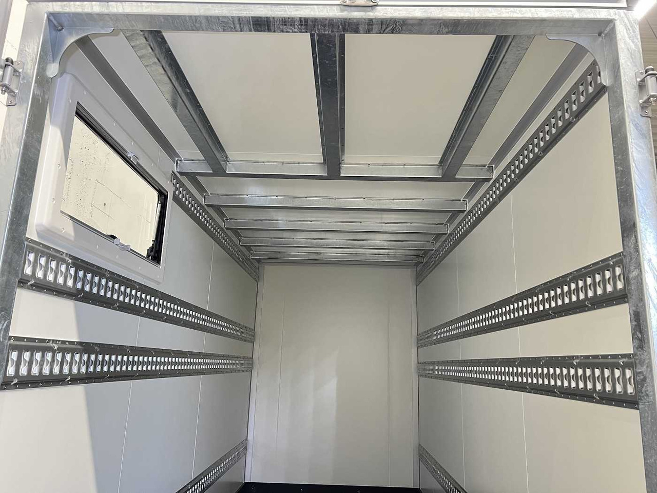 بصندوق مغلق مقطورة جديد VEZEKO TK B 27.35 Individual Kofferanhänger: صور 8