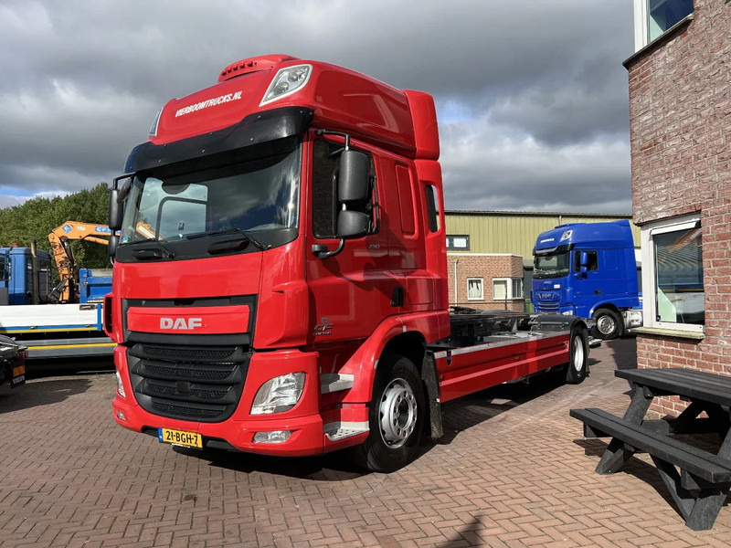 DAF CF 290 4X2 EURO6 SPACECAB RENOVA / VANGMUIL / LAADKLEP / TOP STAAT - شاحنات الحاويات/ جسم علوي قابل للتغيير شاحنة: صور 2 DAF CF 290 4X2 EURO6 SPACECAB RENOVA / VANGMUIL / LAADKLEP / TOP STAAT - شاحنات الحاويات/ جسم علوي قابل للتغيير شاحنة: صور 2