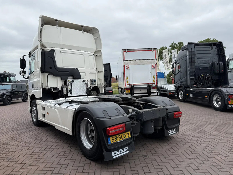 DAF CF 410 4X2 SPACECAB EURO6 DISTRIBUTIETREKKER MILIEUZONE DAF ONDERHOUD HOLLAND TRUCK!!! - شاحنة جرار: صور 3 DAF CF 410 4X2 SPACECAB EURO6 DISTRIBUTIETREKKER MILIEUZONE DAF ONDERHOUD HOLLAND TRUCK!!! - شاحنة جرار: صور 3