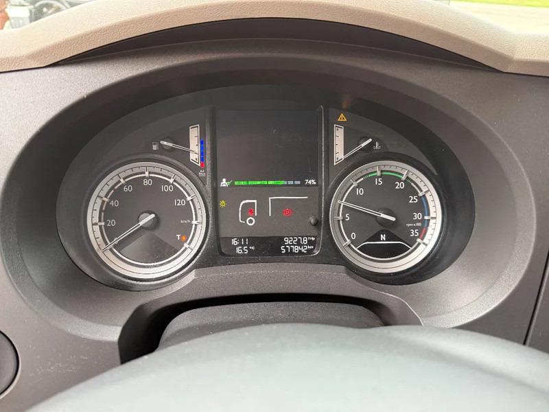 DAF LF 210 LF210 4X2 / Slaapcabine / 11.990KG / D'hollandia 1.50KG / DAF dealer onderhoud - بصندوق مغلق شاحنة: صور 4 DAF LF 210 LF210 4X2 / Slaapcabine / 11.990KG / D'hollandia 1.50KG / DAF dealer onderhoud - بصندوق مغلق شاحنة: صور 4