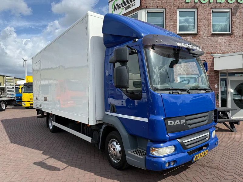 DAF LF 45.160 LF45-160 EEV Koffer mit Ladebordwand 8.300KG - بصندوق مغلق شاحنة: صور 1 DAF LF 45.160 LF45-160 EEV Koffer mit Ladebordwand 8.300KG - بصندوق مغلق شاحنة: صور 1