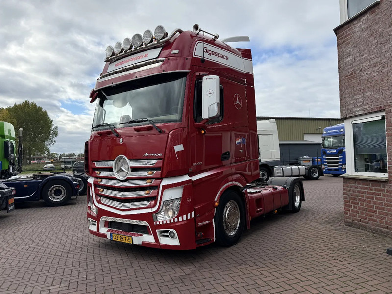 Mercedes-Benz Actros Actros 1848LLS Gigaspace "Silver Star Edition" / Smart tacho / Night airco / TOP - شاحنة جرار: صور 2 Mercedes-Benz Actros Actros 1848LLS Gigaspace "Silver Star Edition" / Smart tacho / Night airco / TOP - شاحنة جرار: صور 2