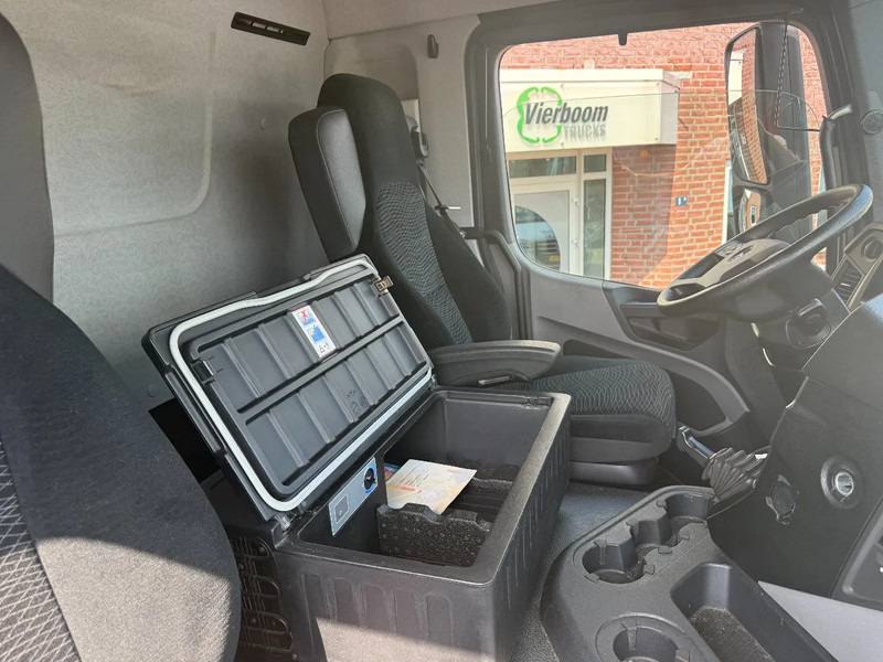 Mercedes-Benz Antos Antos 1824L 4X2 Schiebplane mit 2T Ladebordwand TOP ZUSTAND!!!!! - شاحنة ستارة: صور 4 Mercedes-Benz Antos Antos 1824L 4X2 Schiebplane mit 2T Ladebordwand TOP ZUSTAND!!!!! - شاحنة ستارة: صور 4