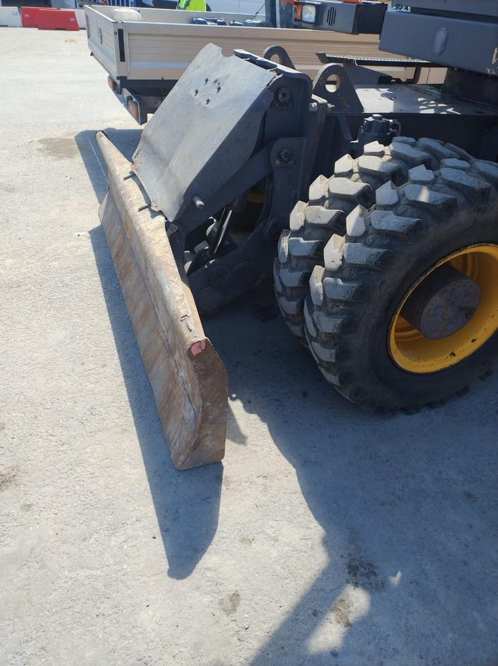 VOLVO EWR170E - حفارة على عجلات: صور 5 VOLVO EWR170E - حفارة على عجلات: صور 5