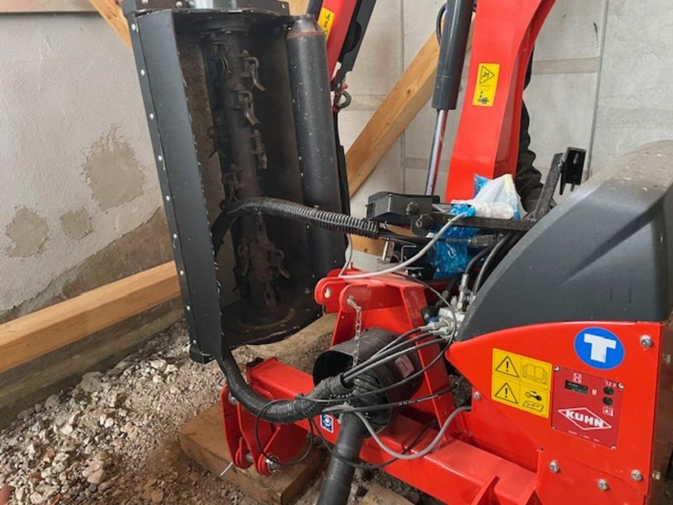 Böschungs-Auslegemäher Kuhn AGRI-LONGER GII - جزازة رافعة: صور 3 Böschungs-Auslegemäher Kuhn AGRI-LONGER GII - جزازة رافعة: صور 3