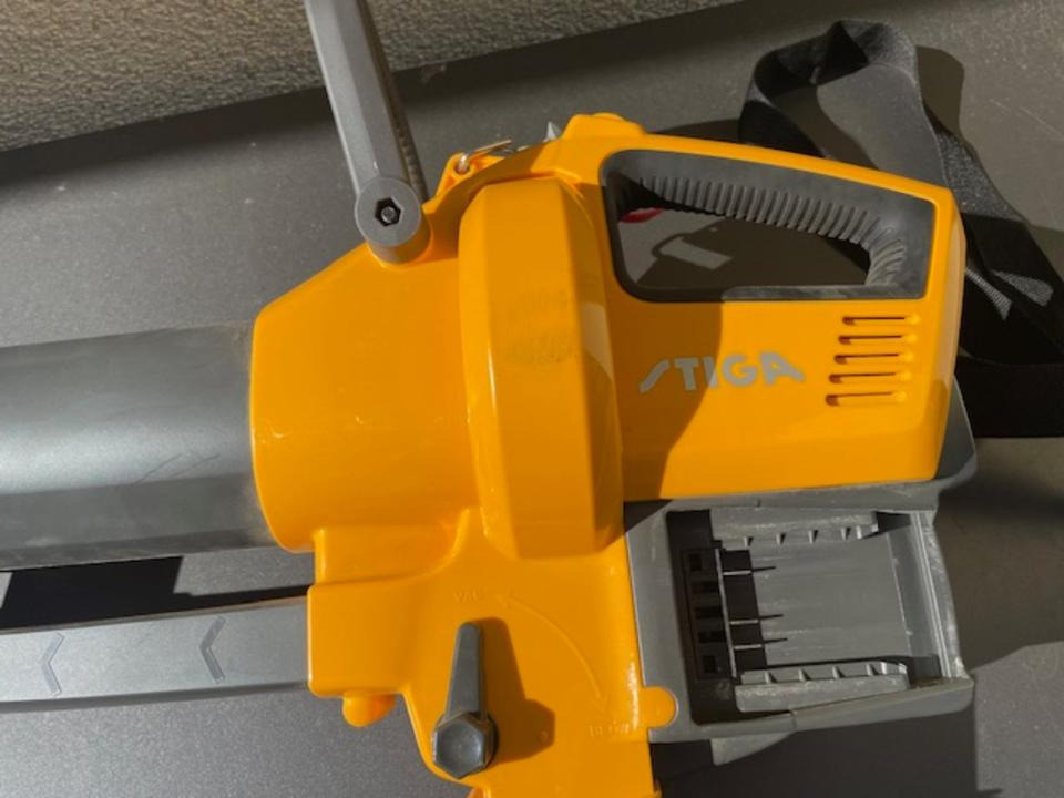 Laubsauger/-bläser Stiga - معدات الحدائق: صور 2 Laubsauger/-bläser Stiga - معدات الحدائق: صور 2