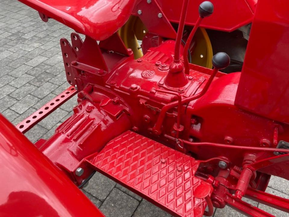 جرار صغير Porsche Junior 108: صور 9