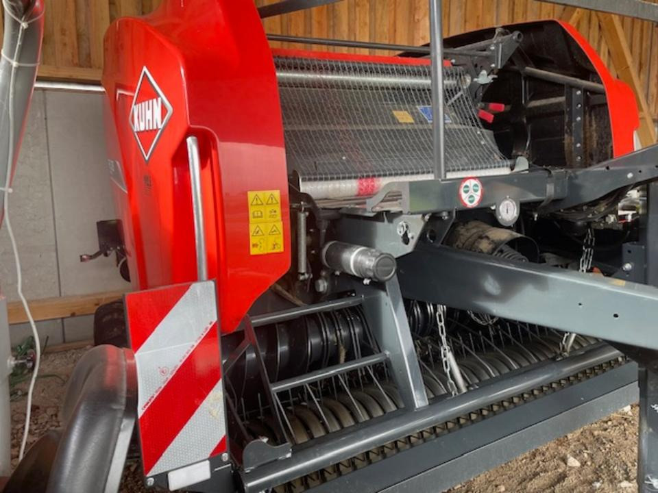 Rundballenpresse Kuhn FB 3125 OC 14 - مكبس القش الدائري: صور 2 Rundballenpresse Kuhn FB 3125 OC 14 - مكبس القش الدائري: صور 2