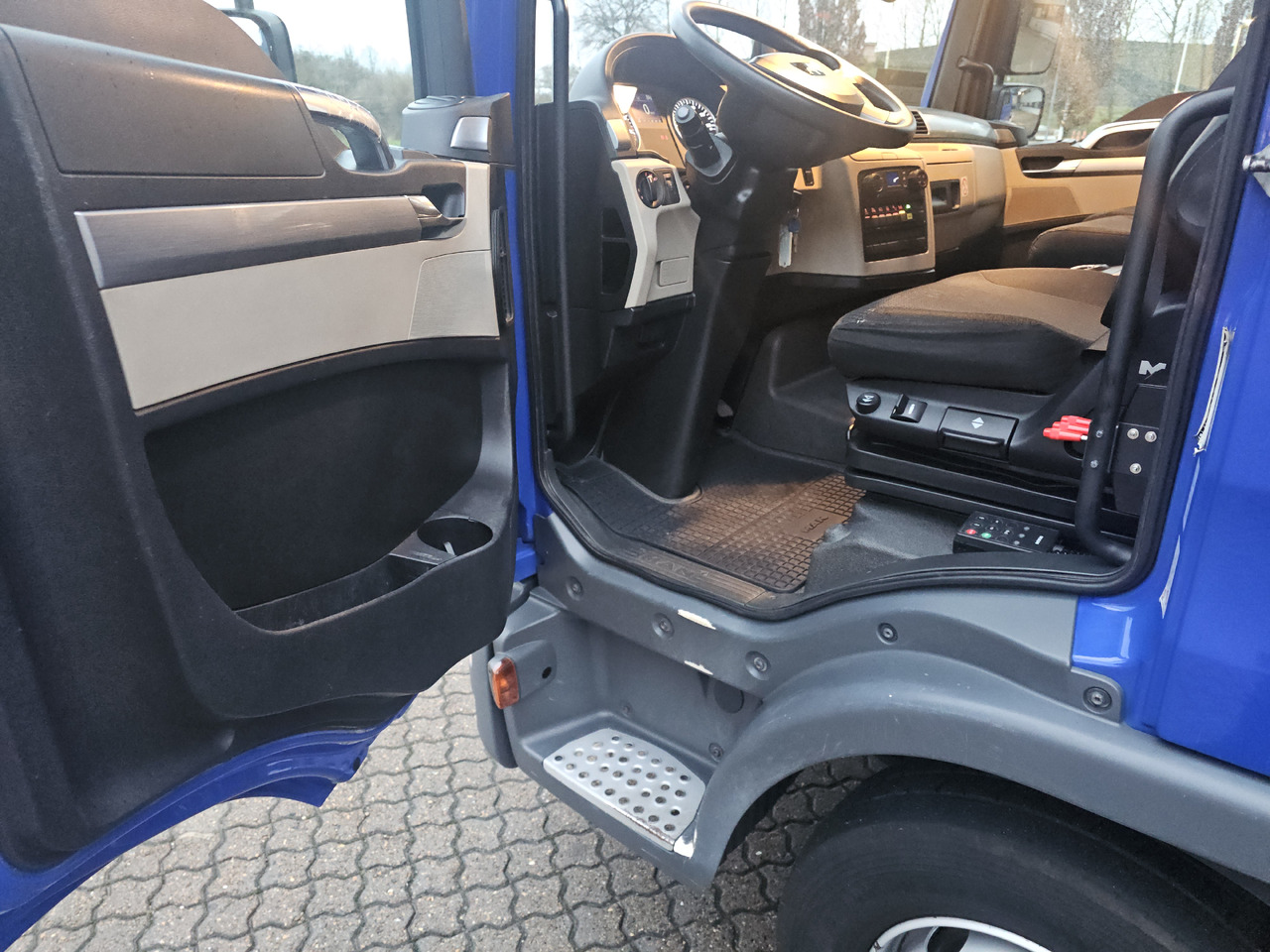 MAN TGL 12.190 BL - شاحنة ذات الخطاف: صور 5 MAN TGL 12.190 BL - شاحنة ذات الخطاف: صور 5