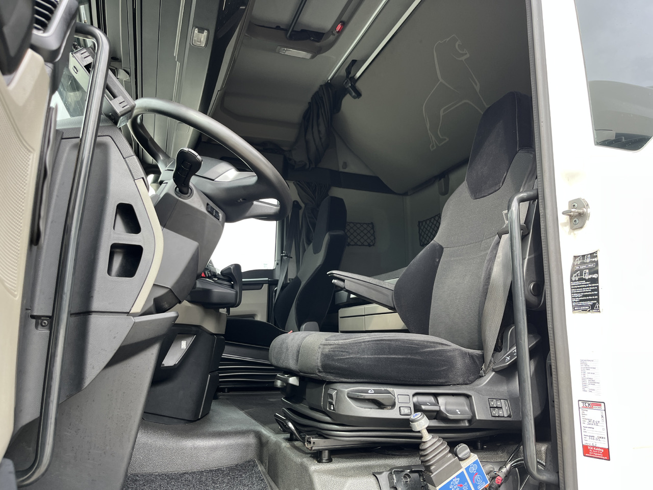 MAN TGX 26.510 hydraulik - شاحنة جرار: صور 5 MAN TGX 26.510 hydraulik - شاحنة جرار: صور 5