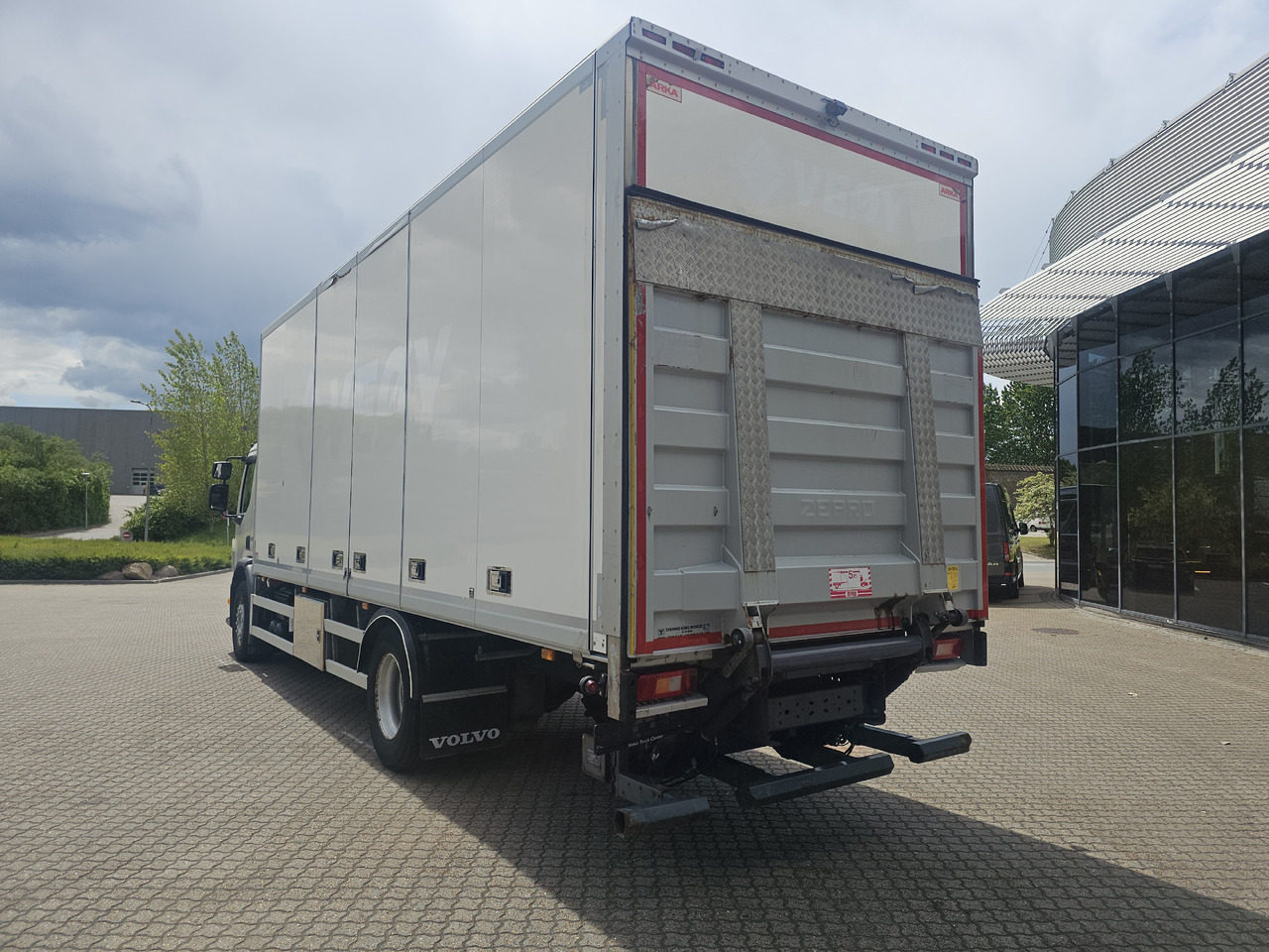 Volvo FE320 - مبردة شاحنة: صور 4 Volvo FE320 - مبردة شاحنة: صور 4