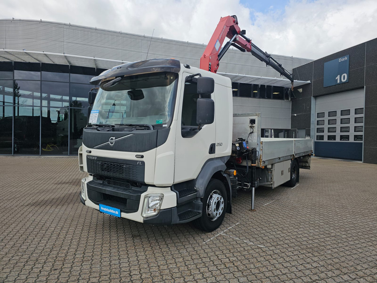 Volvo FL250 - شاحنات مسطحة, شاحنة كرين: صور 1 Volvo FL250 - شاحنات مسطحة, شاحنة كرين: صور 1