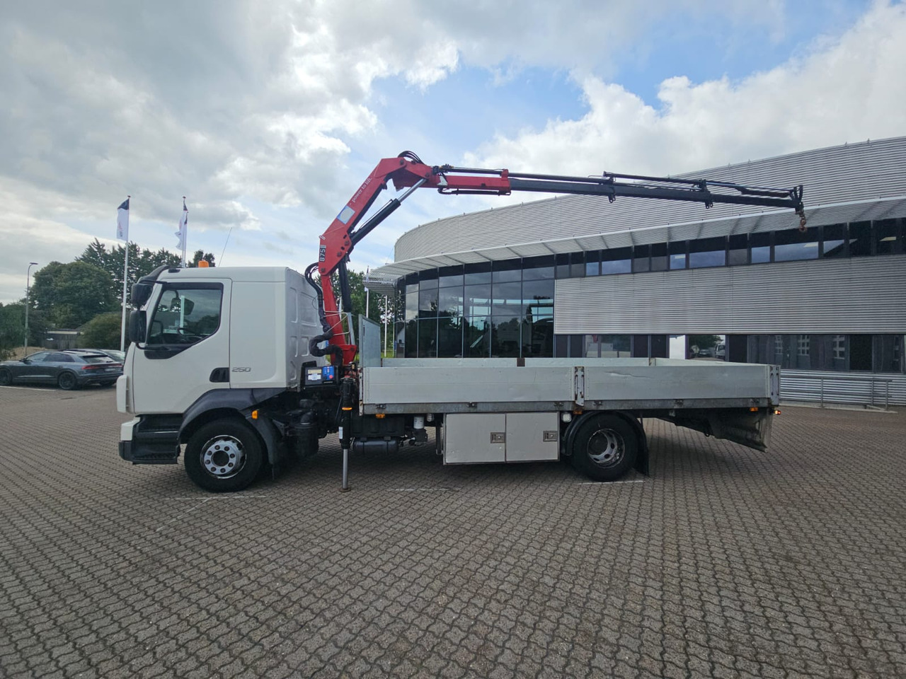 Volvo FL250 - شاحنات مسطحة, شاحنة كرين: صور 4 Volvo FL250 - شاحنات مسطحة, شاحنة كرين: صور 4