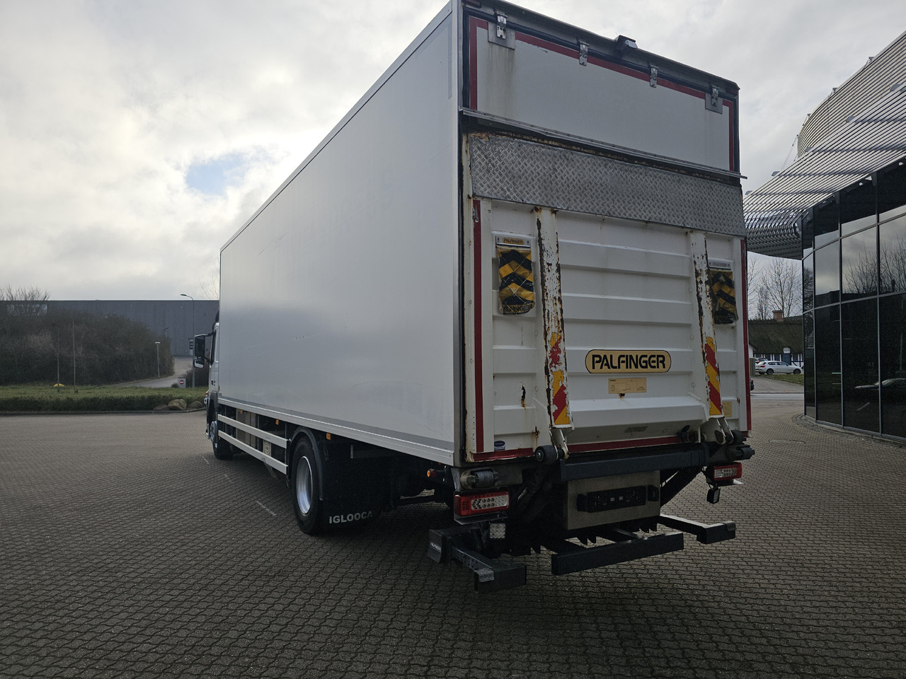 Volvo FM330 - مبردة شاحنة: صور 4 Volvo FM330 - مبردة شاحنة: صور 4