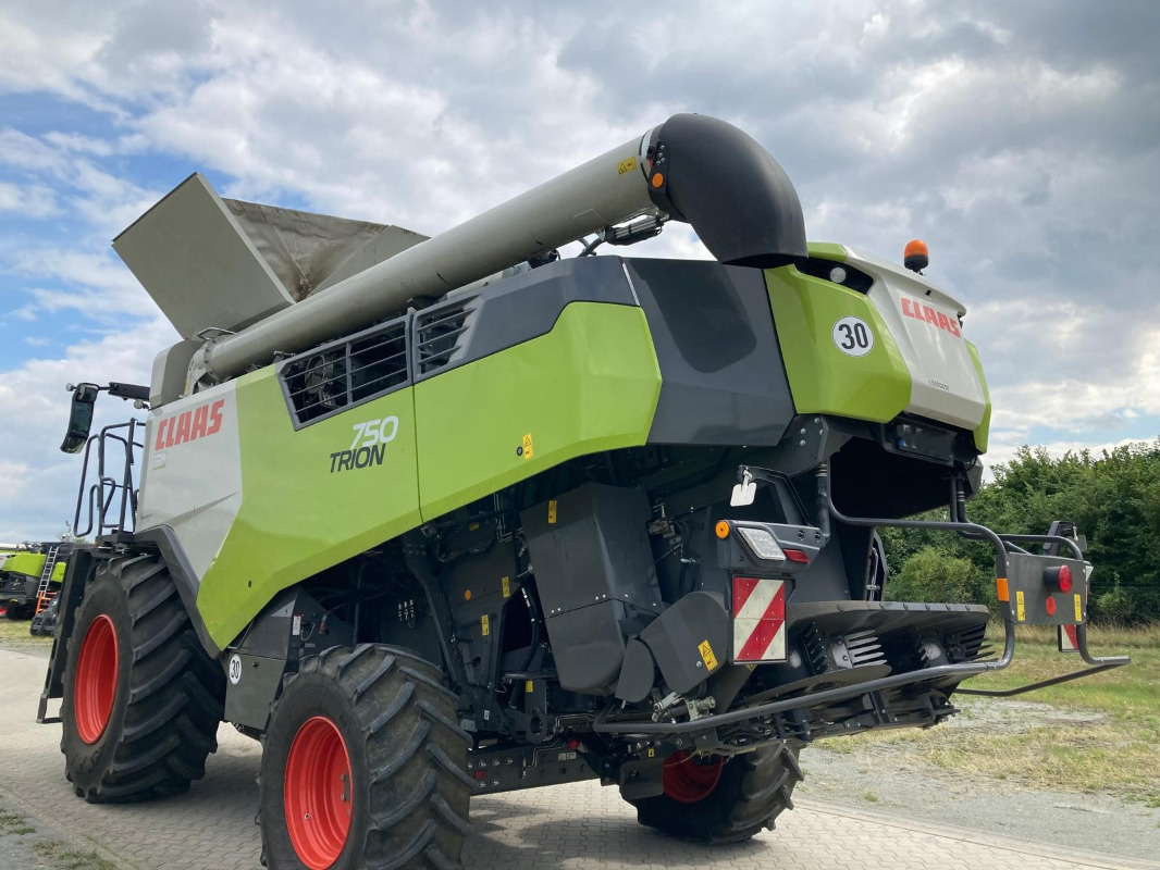 CLAAS Trion 750 - حصادة شاملة: صور 5 CLAAS Trion 750 - حصادة شاملة: صور 5