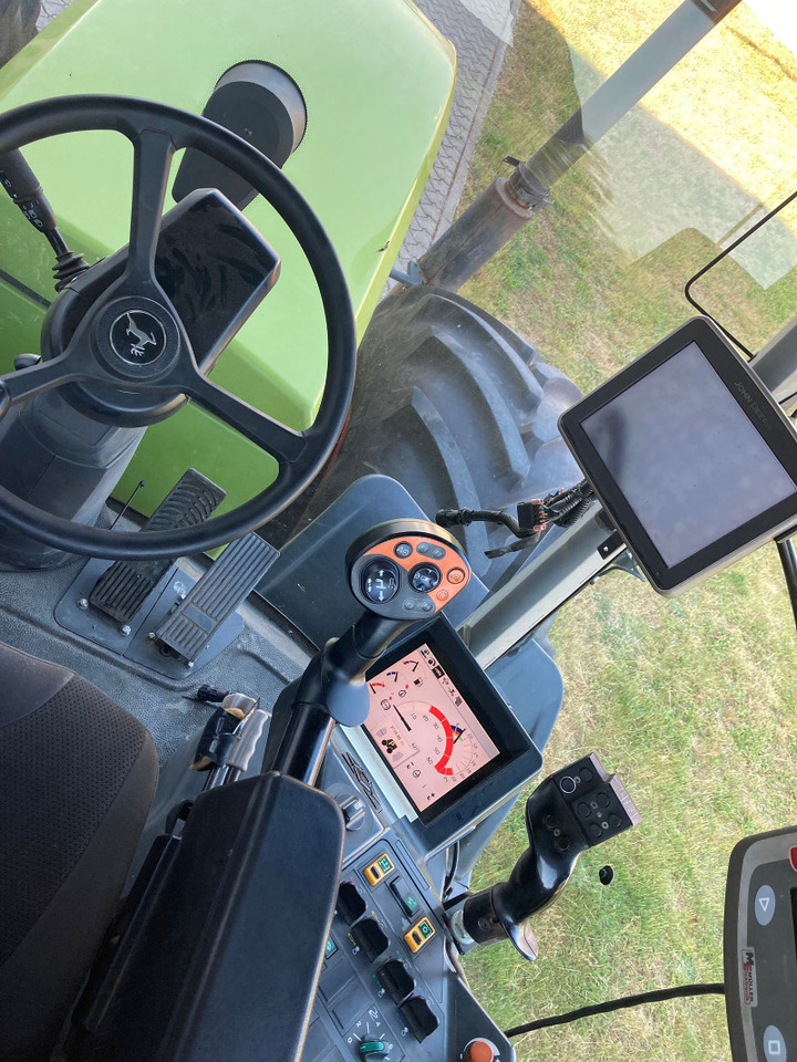 CLAAS Xerion 3800 TRAC VC - جرار: صور 5 CLAAS Xerion 3800 TRAC VC - جرار: صور 5