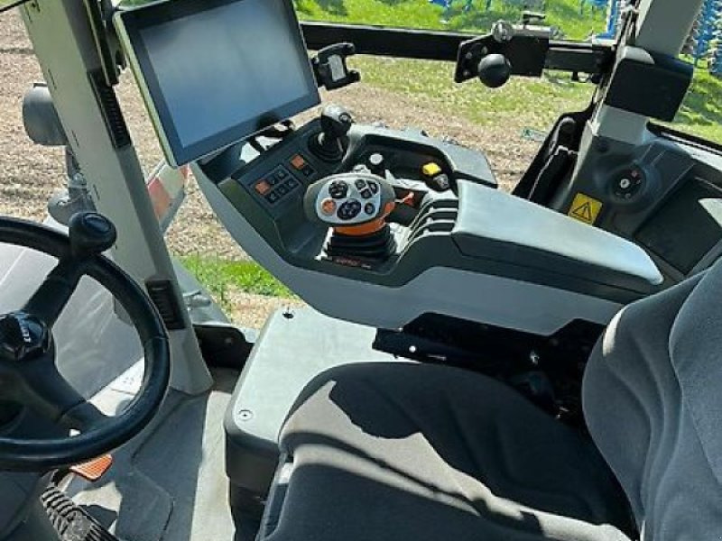 CLAAS Xerion 4200 Trac VC - جرار: صور 2 CLAAS Xerion 4200 Trac VC - جرار: صور 2
