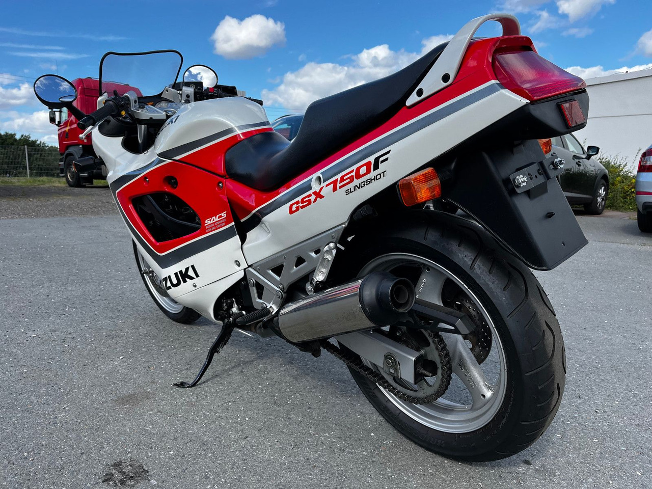 Suzuki GSX 750 - دراجة بخارية: صور 4 Suzuki GSX 750 - دراجة بخارية: صور 4