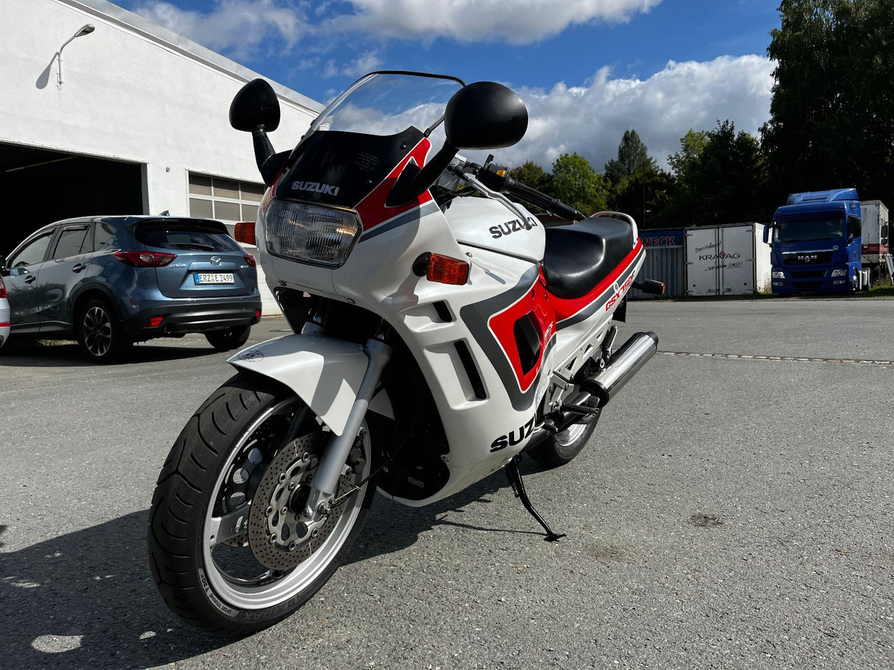 Suzuki GSX 750 - دراجة بخارية: صور 2 Suzuki GSX 750 - دراجة بخارية: صور 2