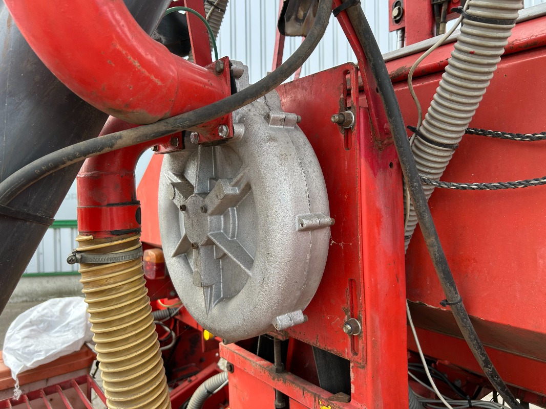 Becker Aeromat 6 - معدات بذار: صور 3 Becker Aeromat 6 - معدات بذار: صور 3