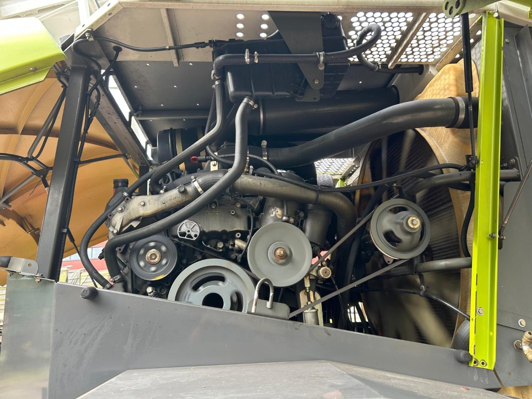 آلة حصاد CLAAS Jaguar 890: صور 15 آلة حصاد CLAAS Jaguar 890: صور 15