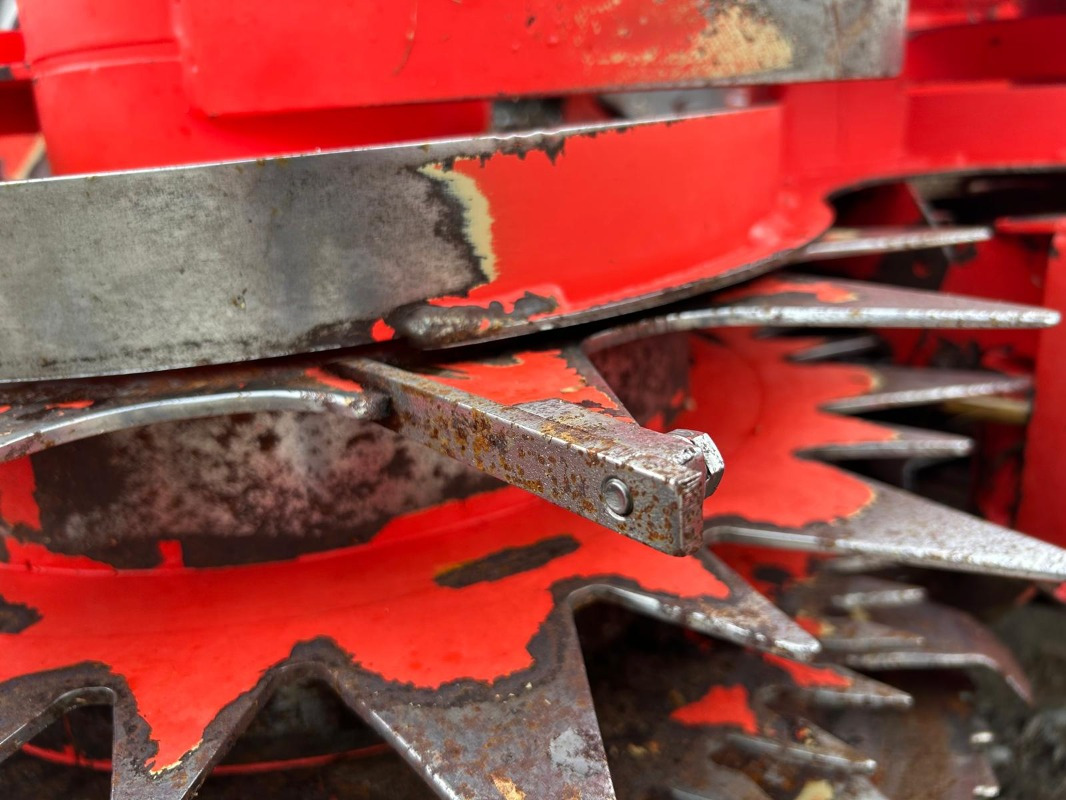 آلة حصاد CLAAS Jaguar 890: صور 33 آلة حصاد CLAAS Jaguar 890: صور 33