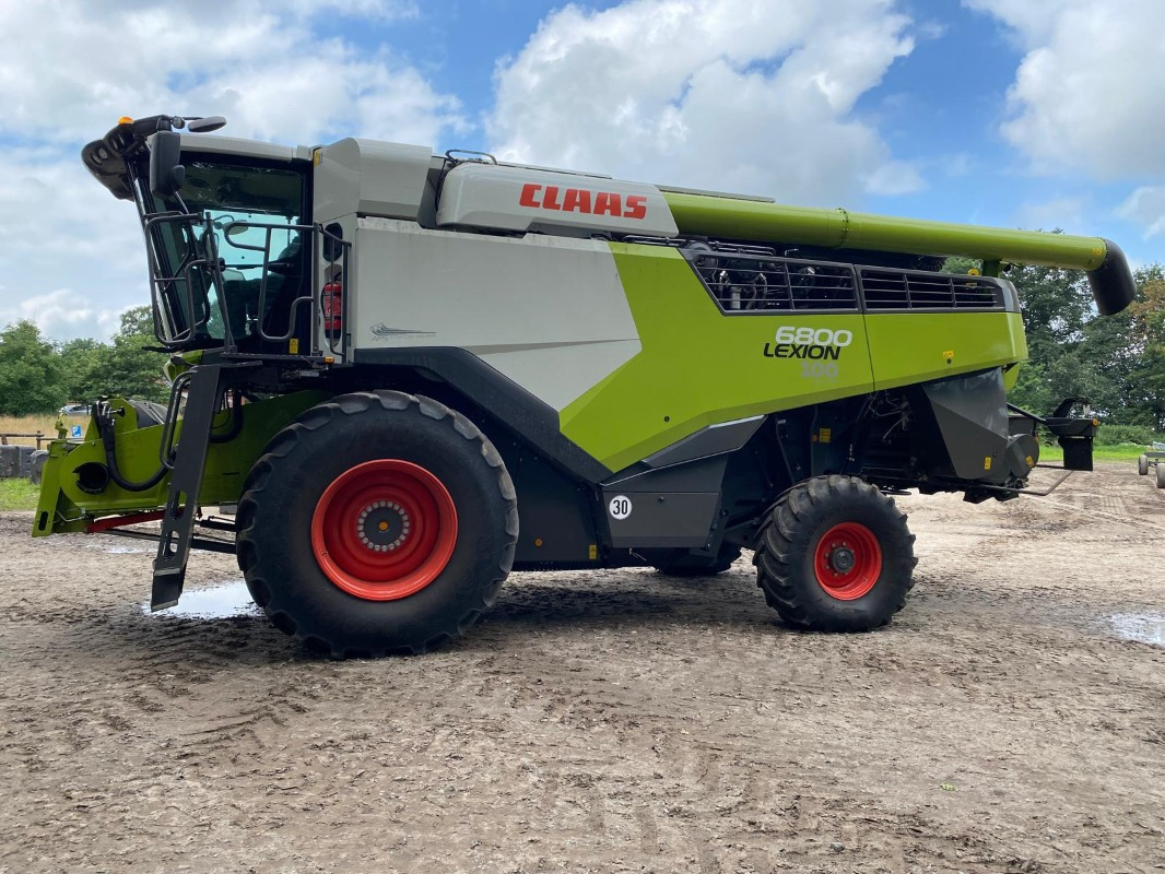 CLAAS Lexion 6800 mit Vario 930 Schneidwerk - حصادة شاملة: صور 2 CLAAS Lexion 6800 mit Vario 930 Schneidwerk - حصادة شاملة: صور 2