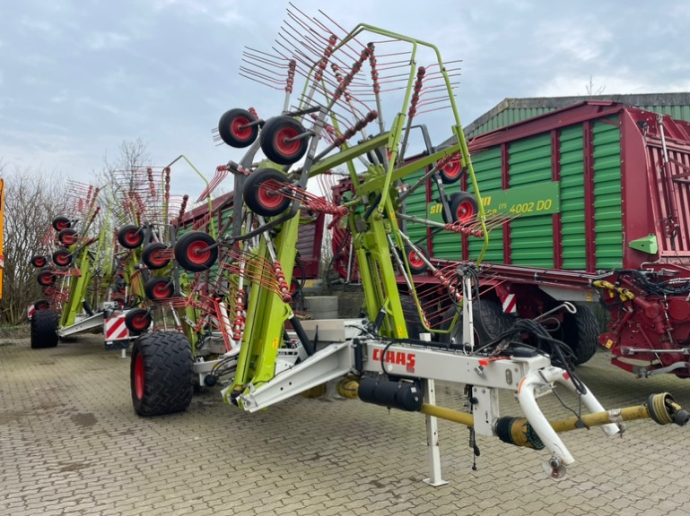 CLAAS Liner 3600 - لمّامَة القش: صور 1 CLAAS Liner 3600 - لمّامَة القش: صور 1