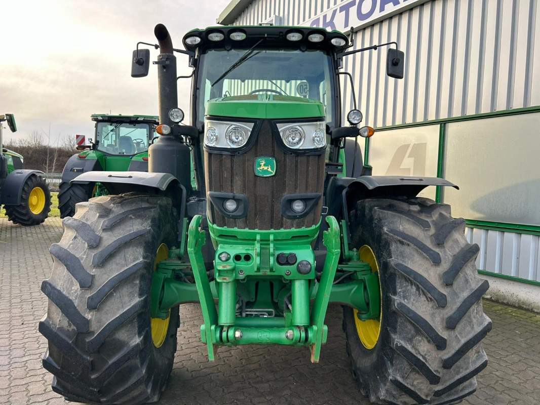 John Deere 6215R - جرار: صور 3 John Deere 6215R - جرار: صور 3