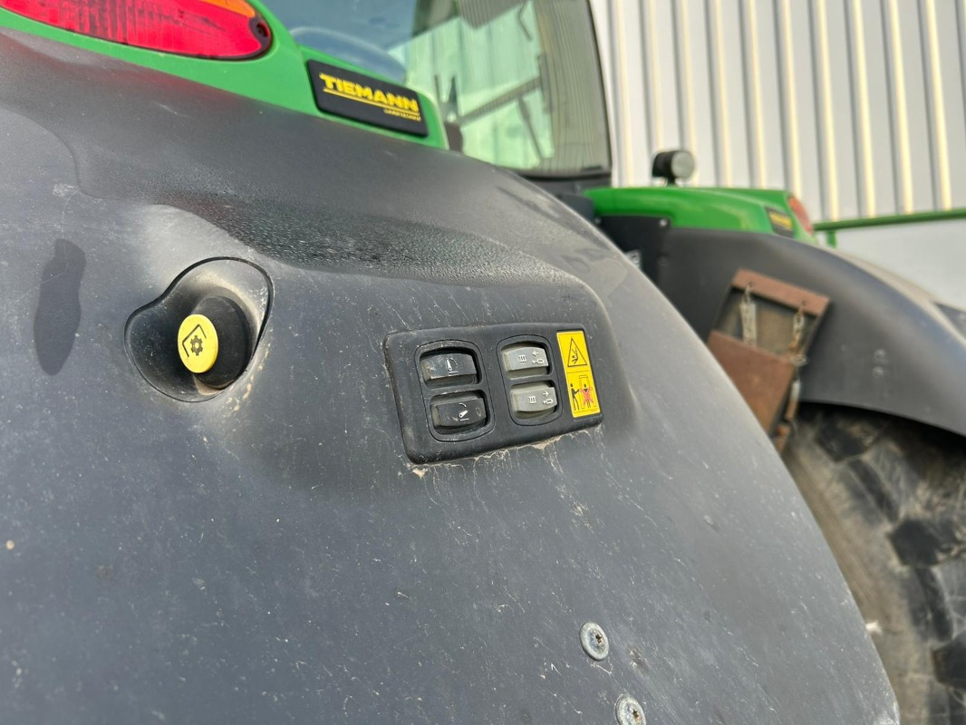 John Deere 6215R - جرار: صور 4 John Deere 6215R - جرار: صور 4