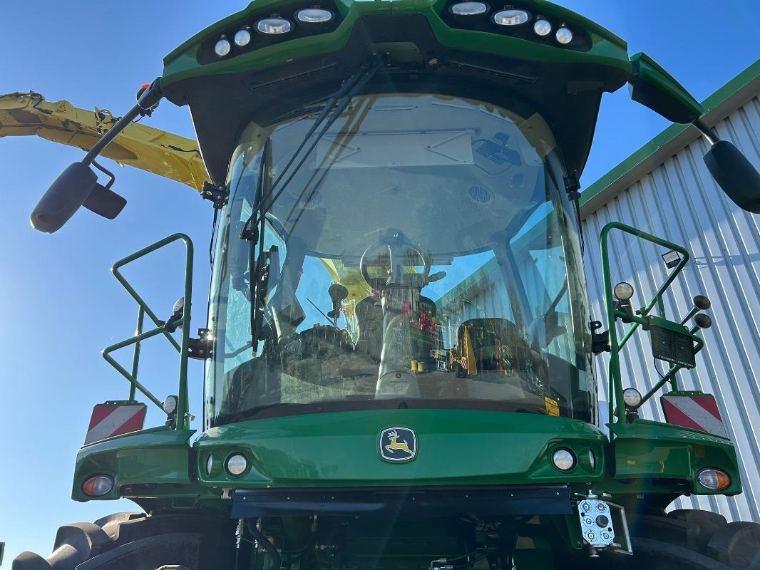 John Deere 8400i - آلة حصاد: صور 4 John Deere 8400i - آلة حصاد: صور 4